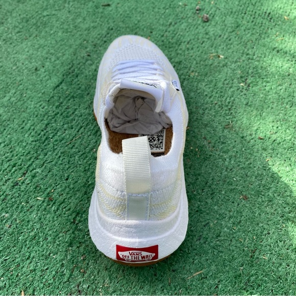 Vans UltraRange VR3 Skate Shoes Sneakers True White VN0A4BXBW00 WOMEN SZ 5 US - Picture 6 of 8